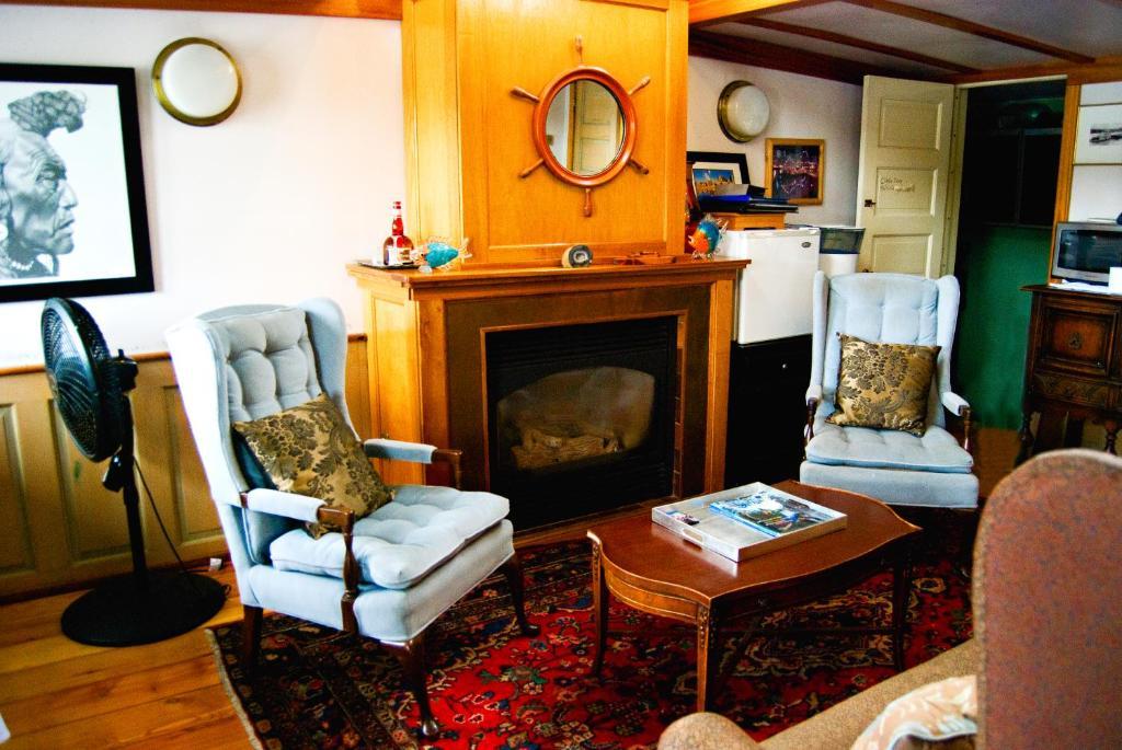 The Covington Houseboat Bed & Breakfast Saint Paul Exterior photo