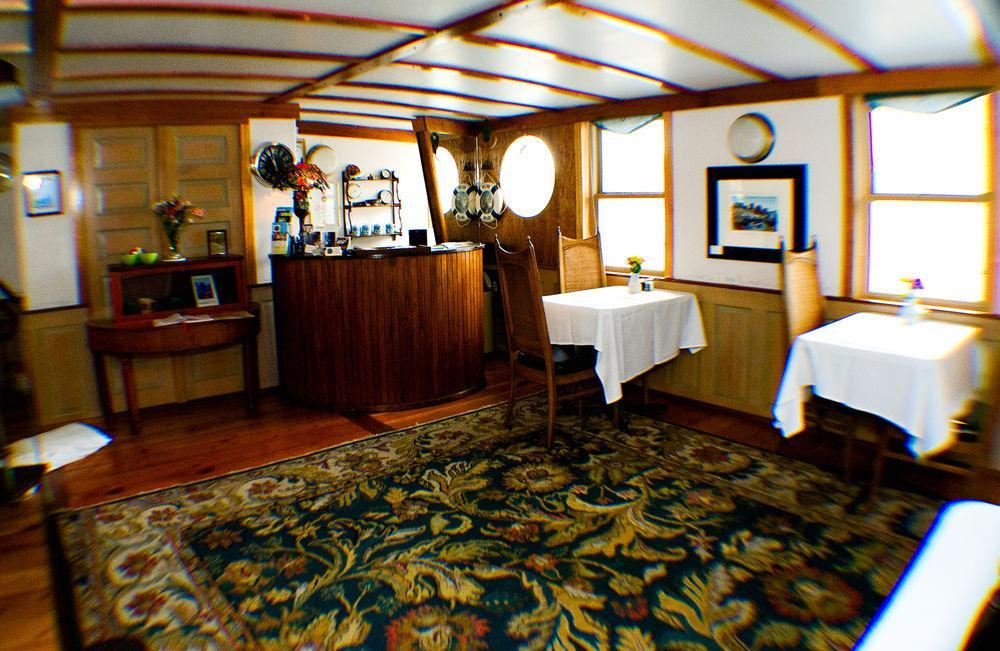 The Covington Houseboat Bed & Breakfast Saint Paul Exterior photo
