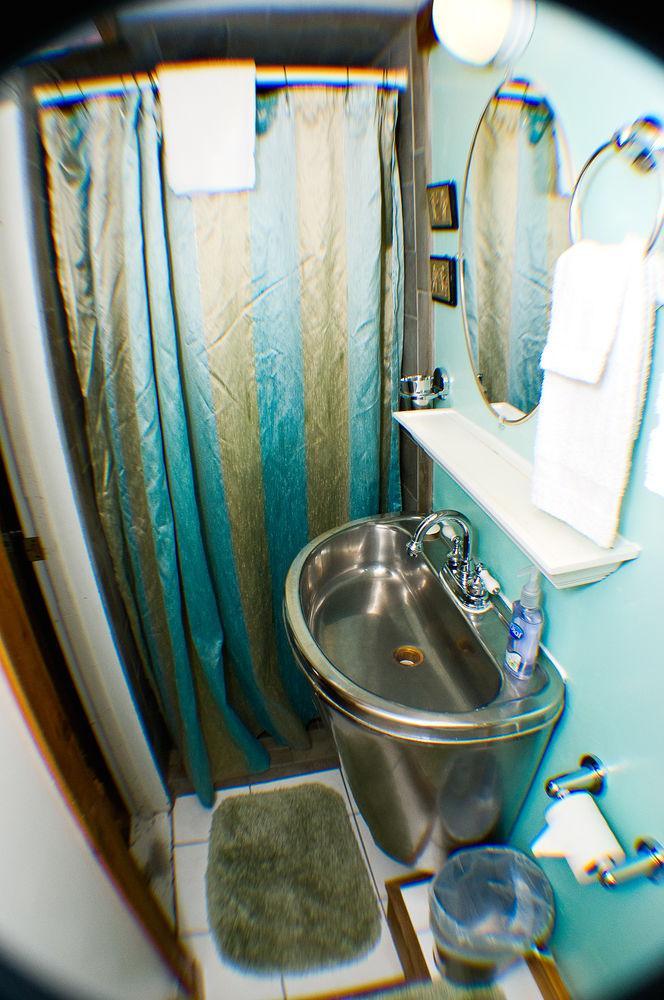 The Covington Houseboat Bed & Breakfast Saint Paul Exterior photo