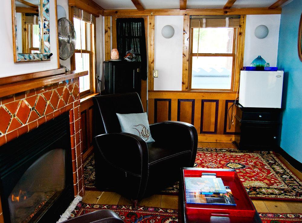 The Covington Houseboat Bed & Breakfast Saint Paul Exterior photo