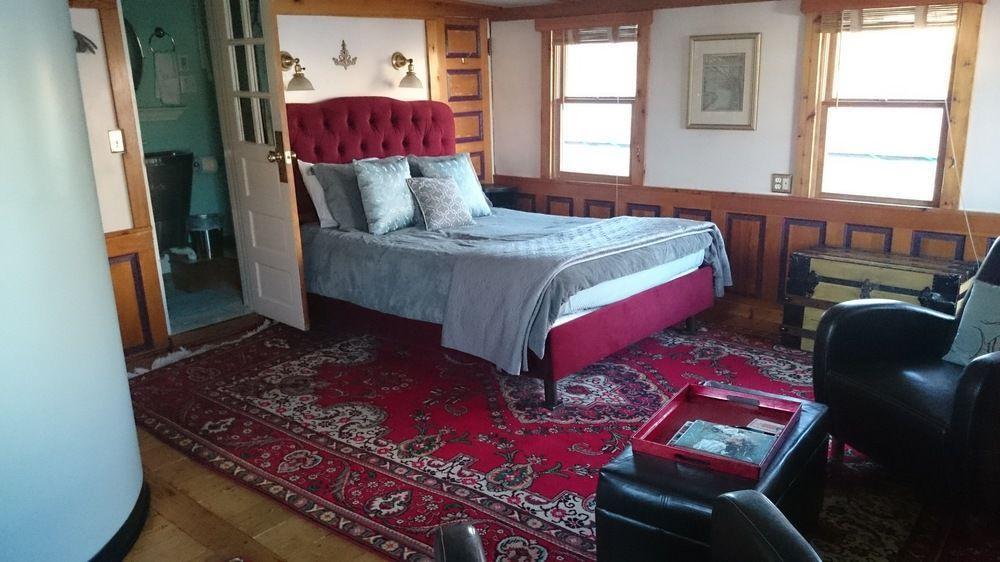 The Covington Houseboat Bed & Breakfast Saint Paul Exterior photo