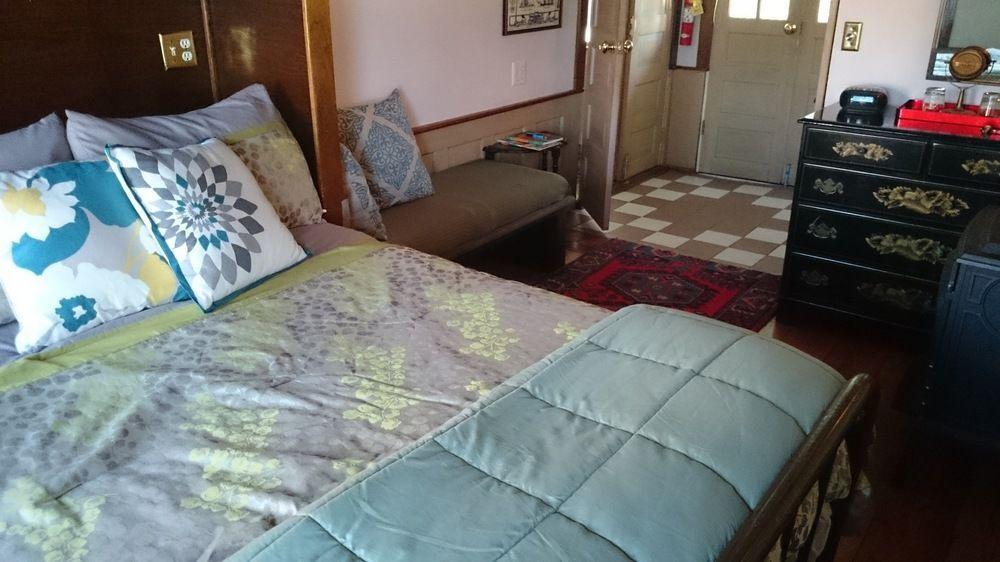 The Covington Houseboat Bed & Breakfast Saint Paul Exterior photo