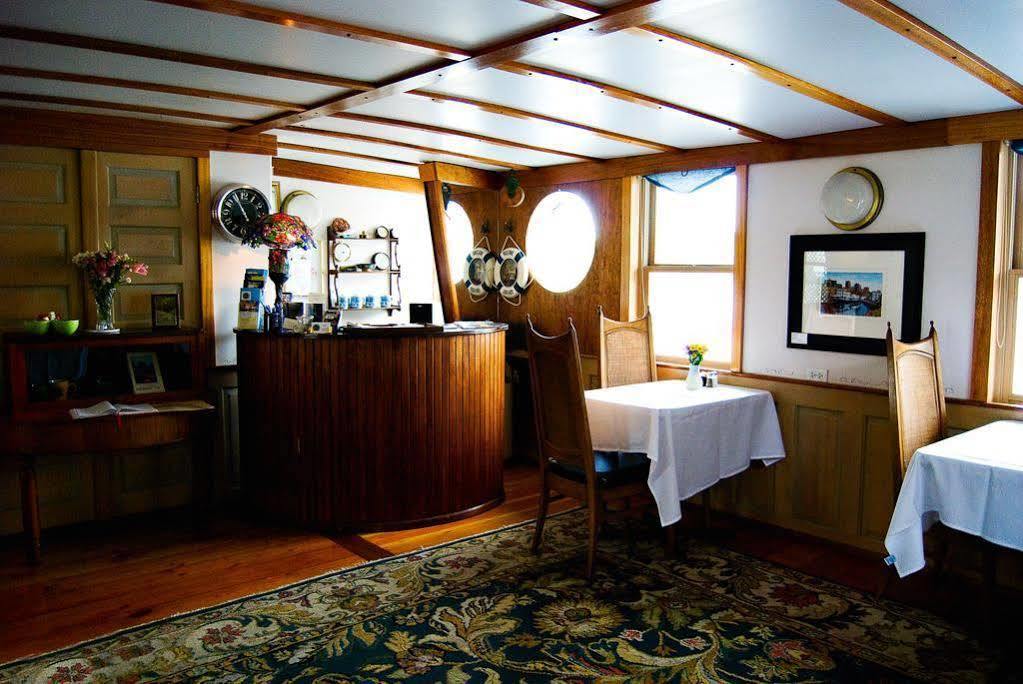 The Covington Houseboat Bed & Breakfast Saint Paul Exterior photo