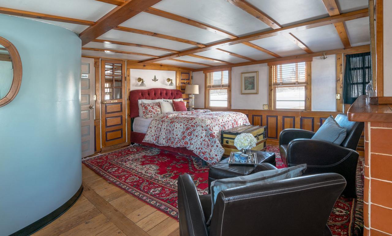 The Covington Houseboat Bed & Breakfast Saint Paul Exterior photo