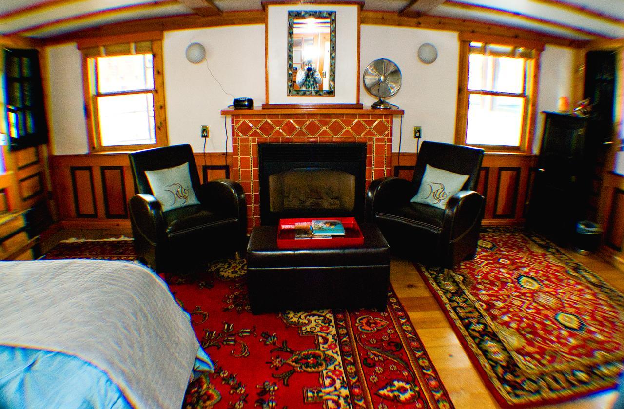 The Covington Houseboat Bed & Breakfast Saint Paul Exterior photo